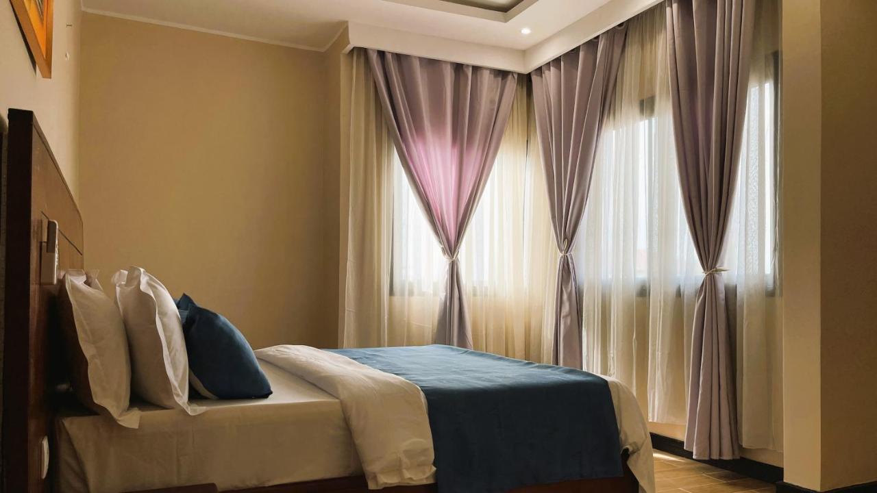 Sky Kenako Hotel Kribi Zewnętrze zdjęcie